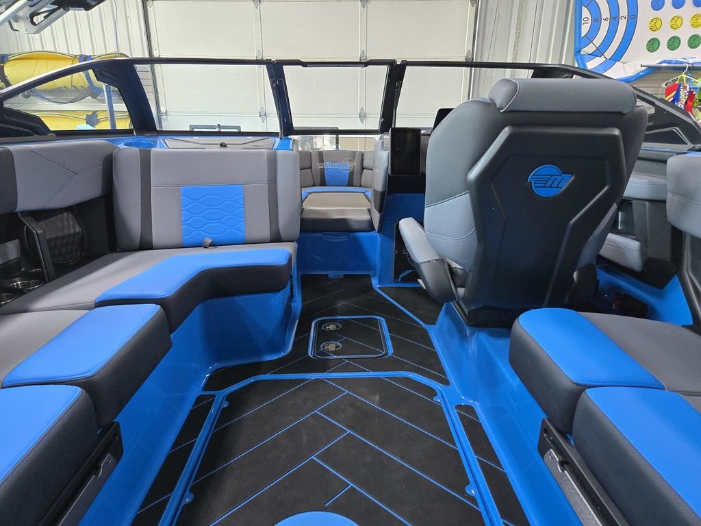 2025 Malibu Boats 23 LSV