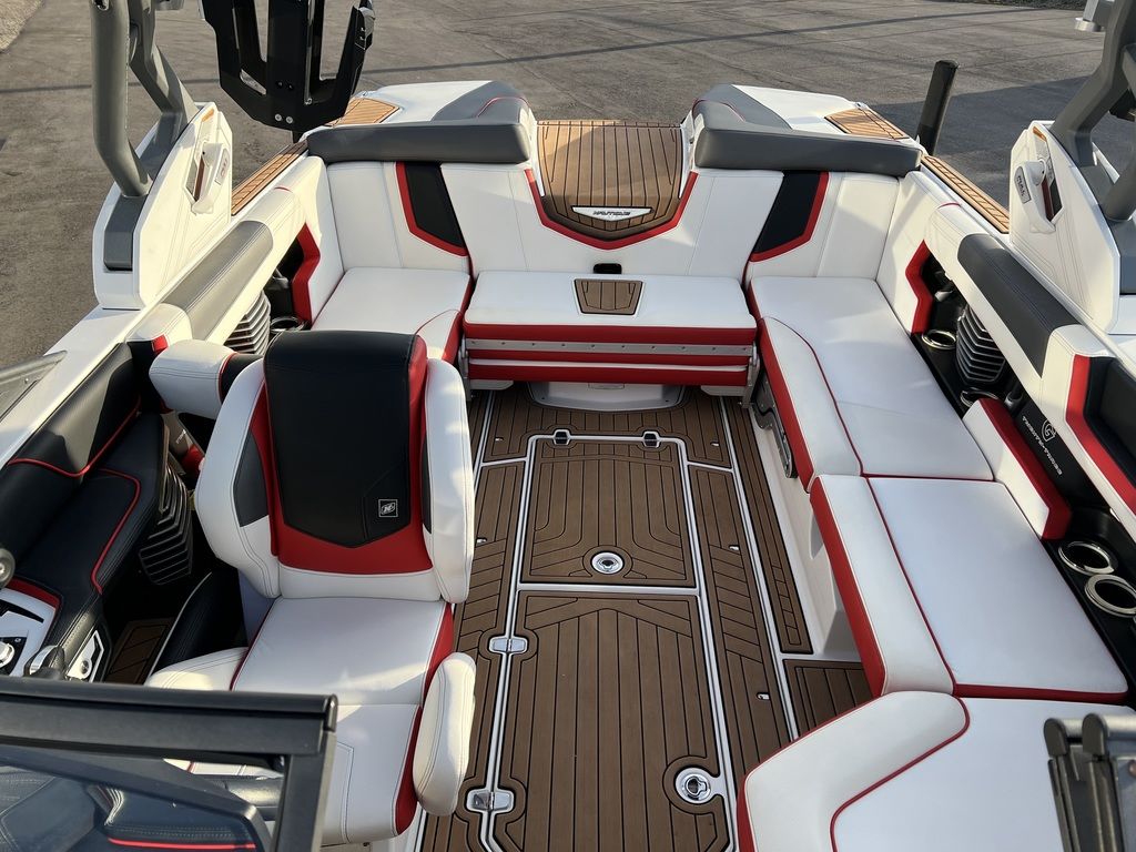 2018 Nautique G23