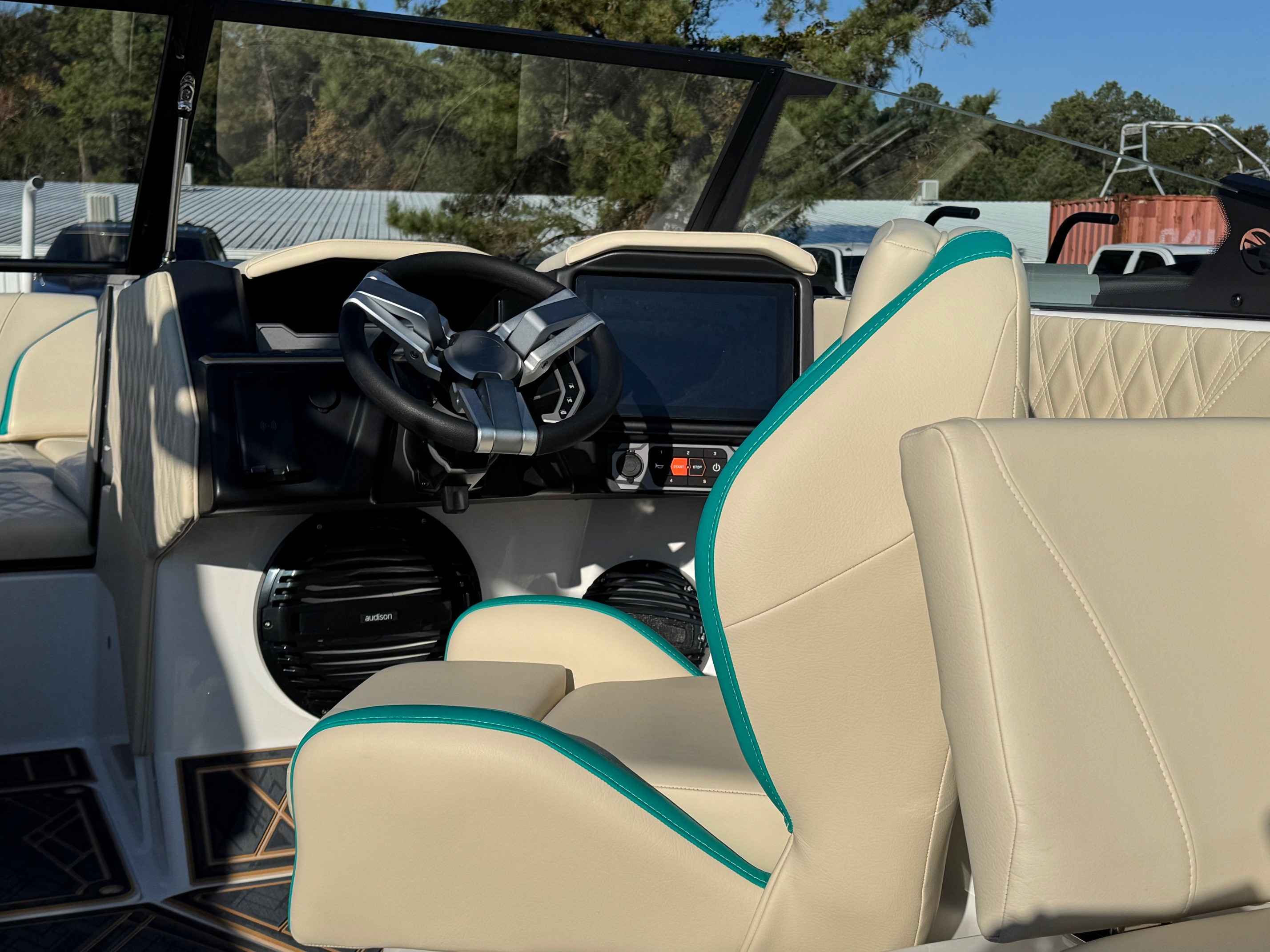 2025 Tige 22RZX Icon