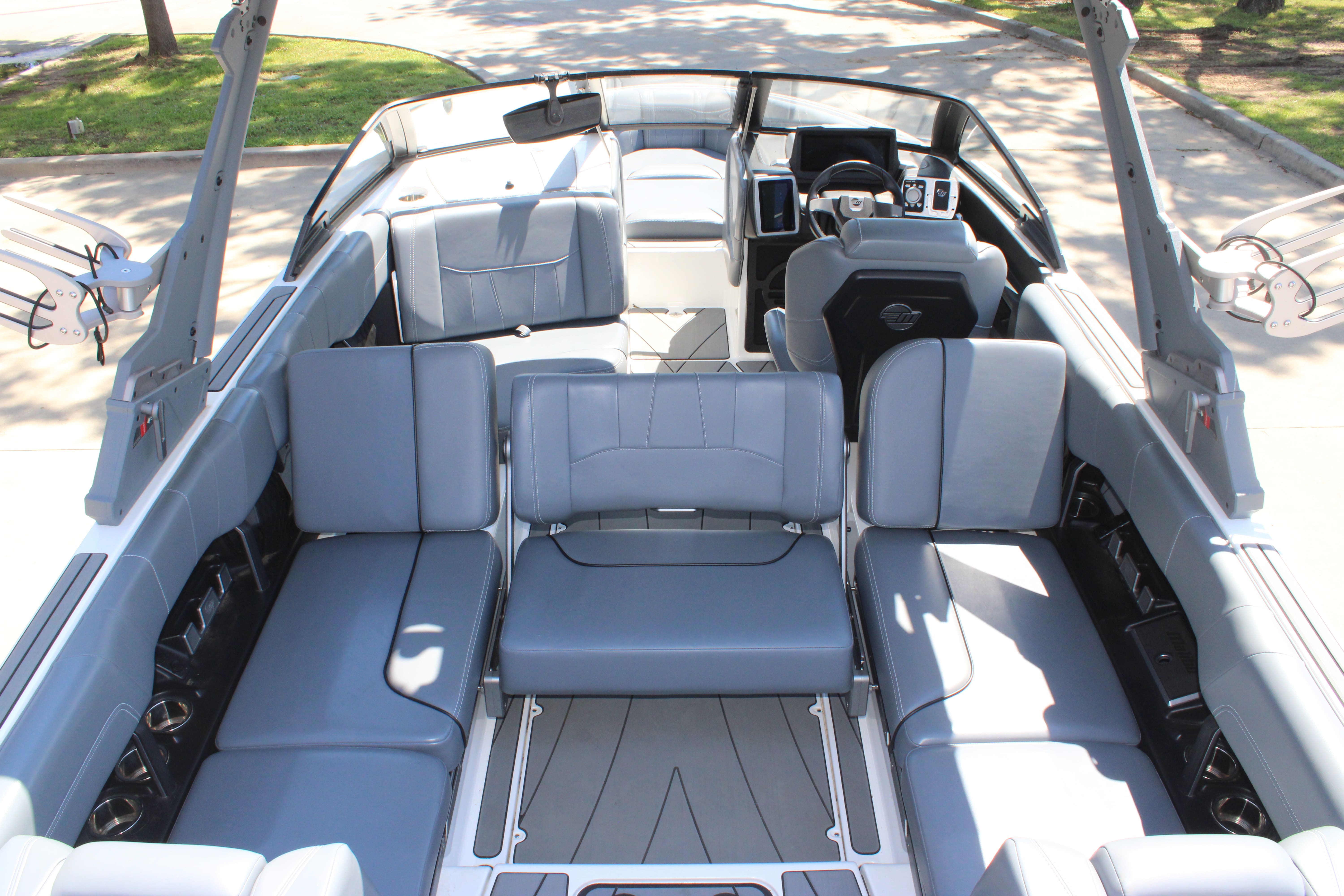 2022 Malibu 23 LSV
