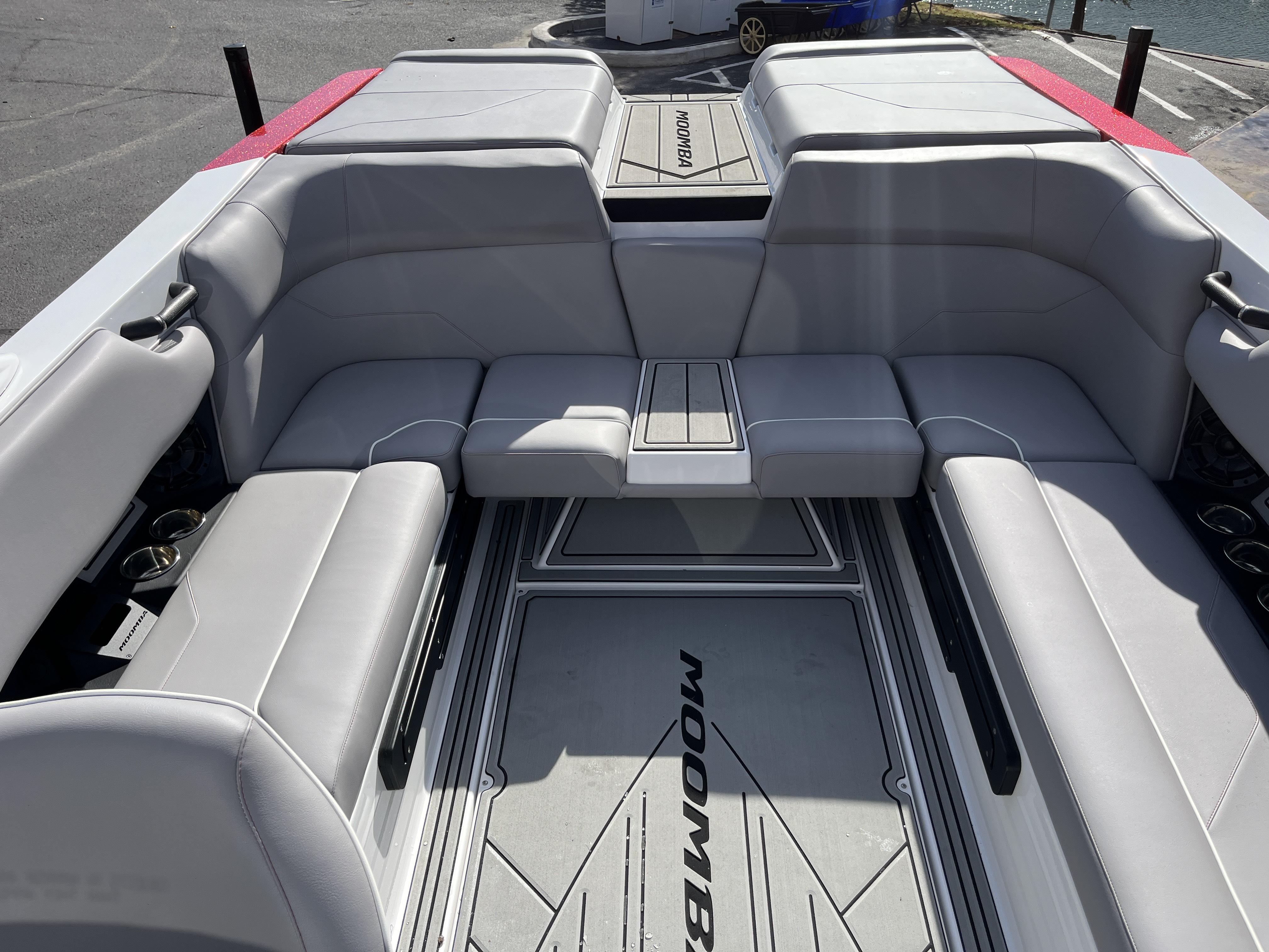 2025 MOOMBA MAX