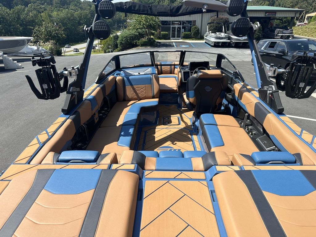 2024 Malibu Boats 23 LSV