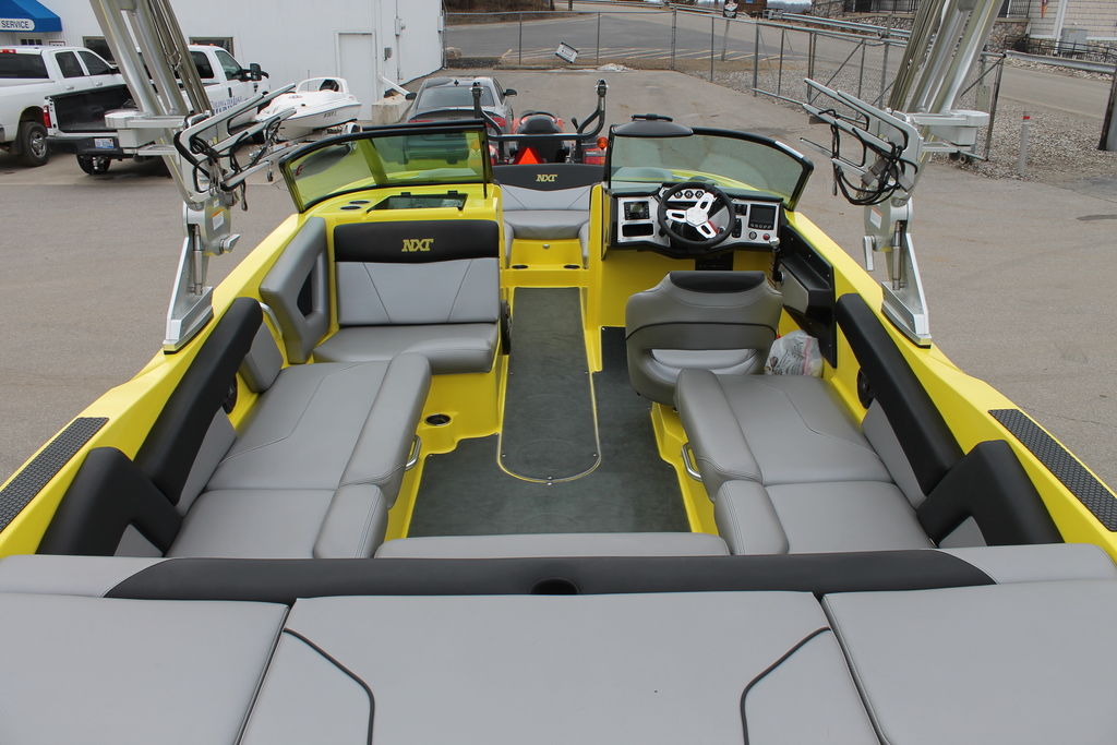 2018 MasterCraft NXT22