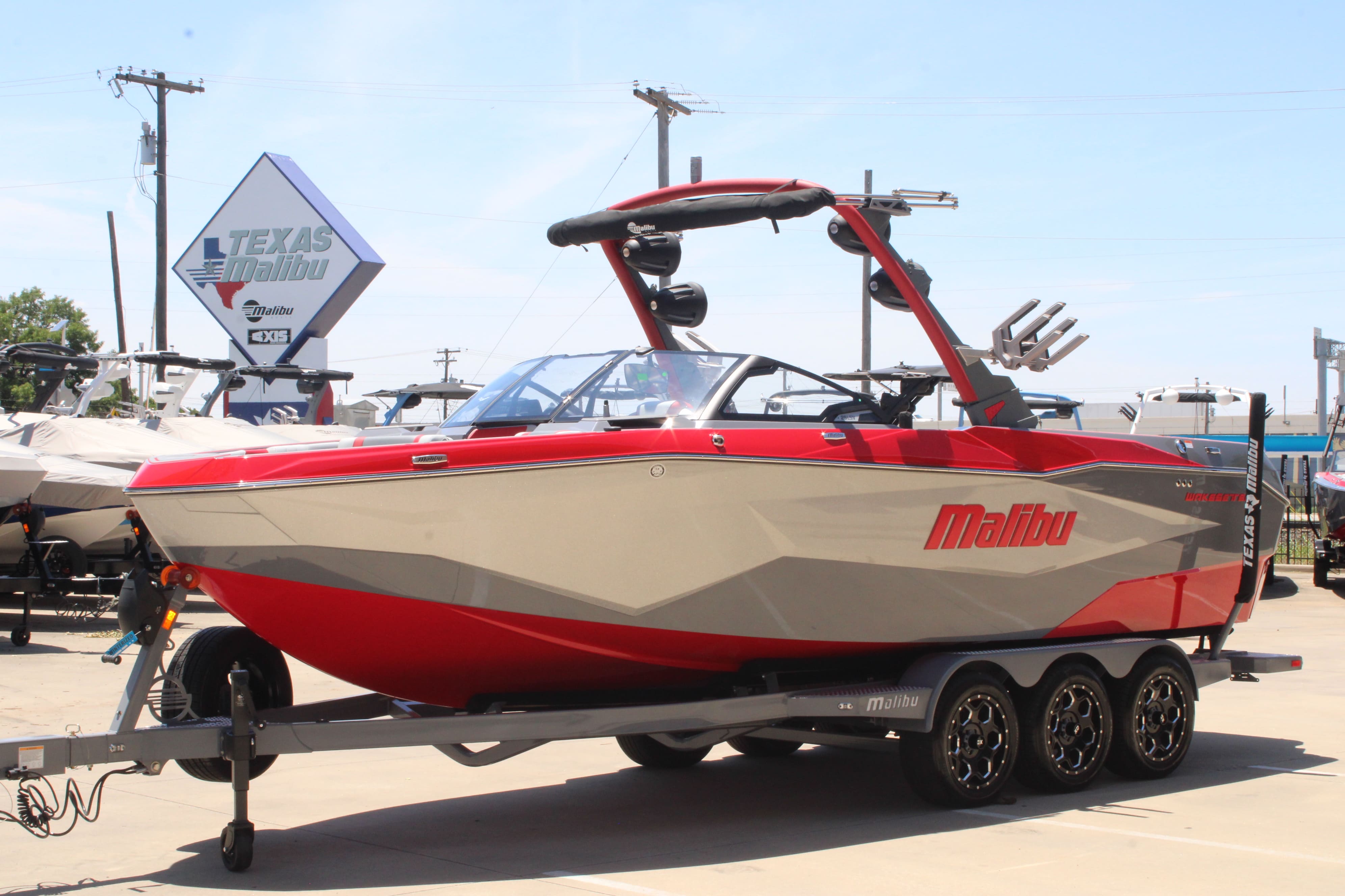 2025 Malibu 25 LSV