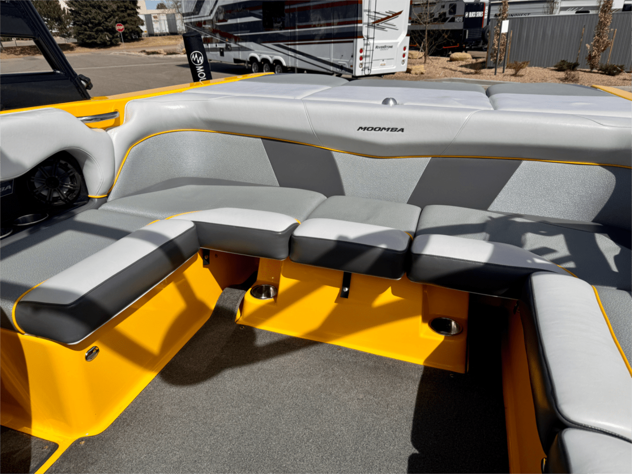 2015 Moomba Mondo SURF EDITION – Very Clean – Low Hours
