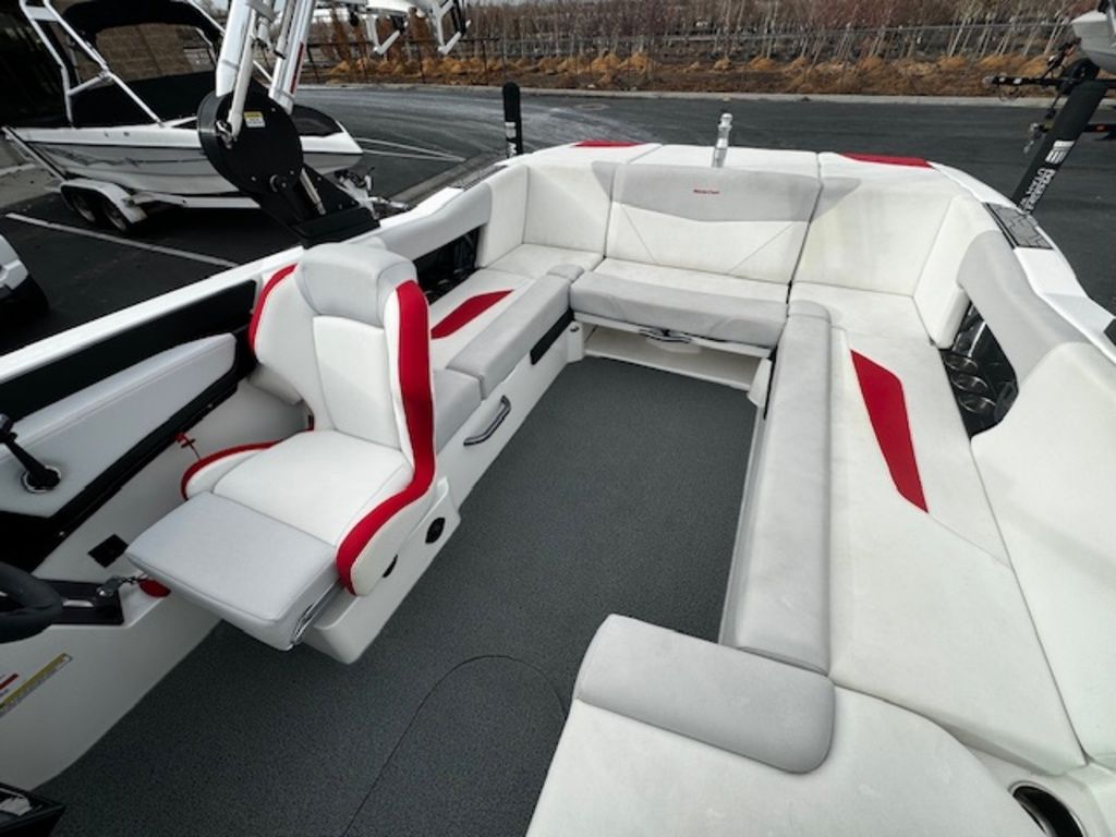 2021 MasterCraft NXT22