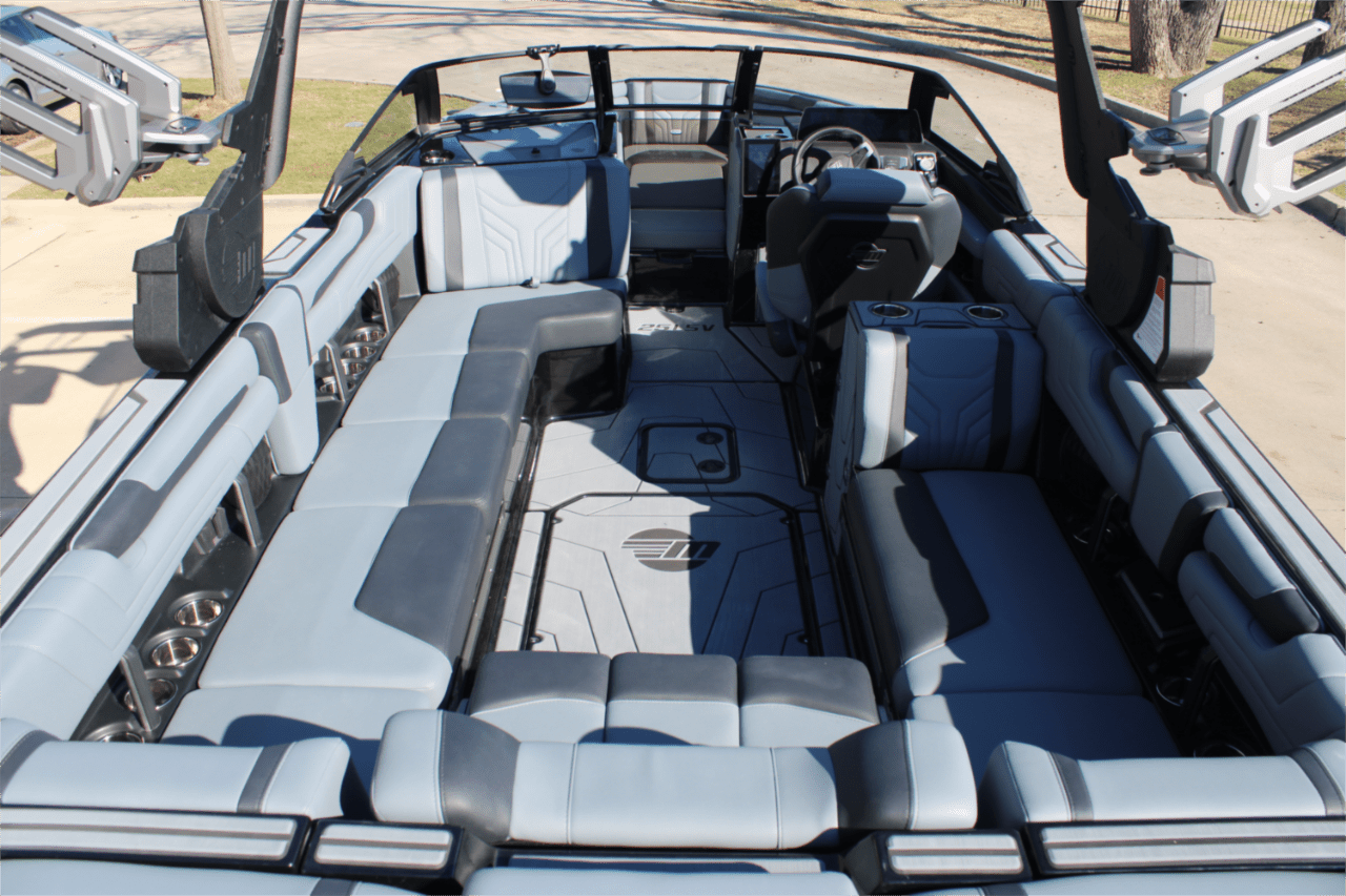 2025 Malibu 25 LSV
