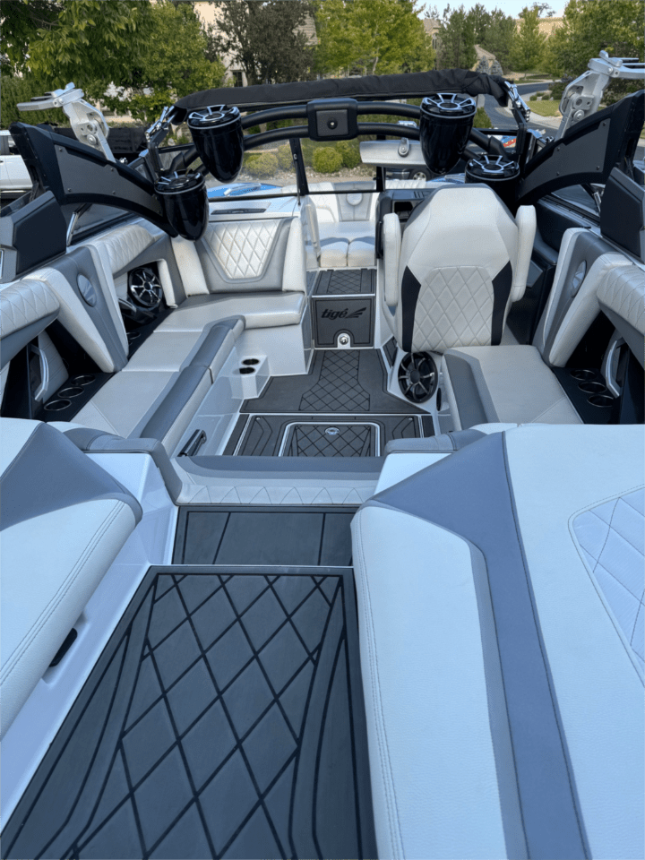2017 23 ft Tige RZX3 Icon