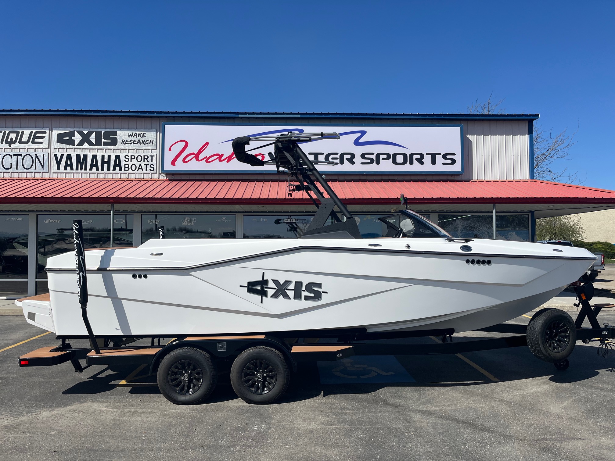 boat.Title