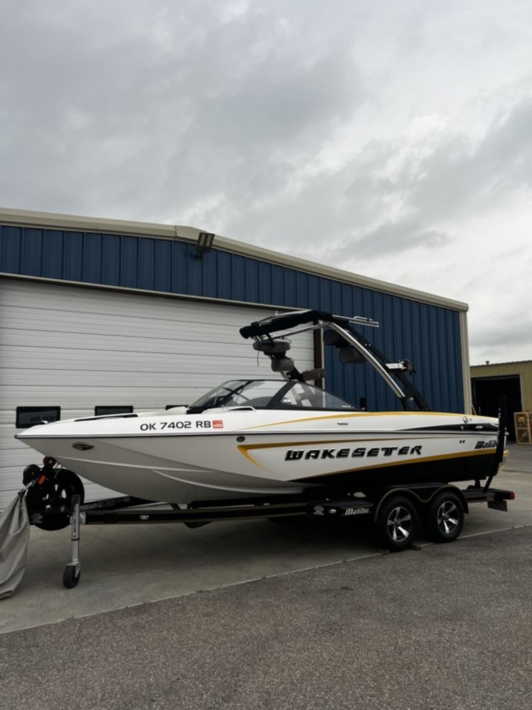 2014 Malibu Boats Wakesetter 21 VLX