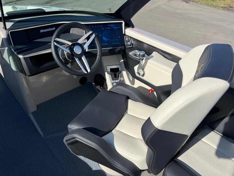 2025 MasterCraft XT22