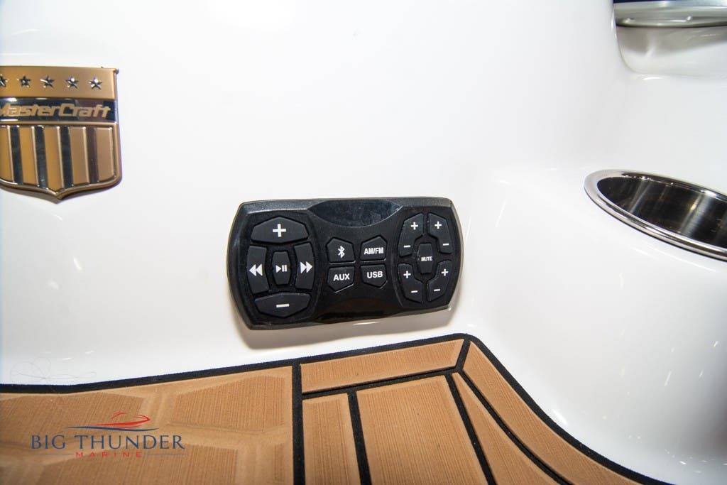 2022 MasterCraft X24