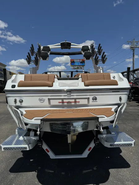 2025 Malibu 23 MXZ