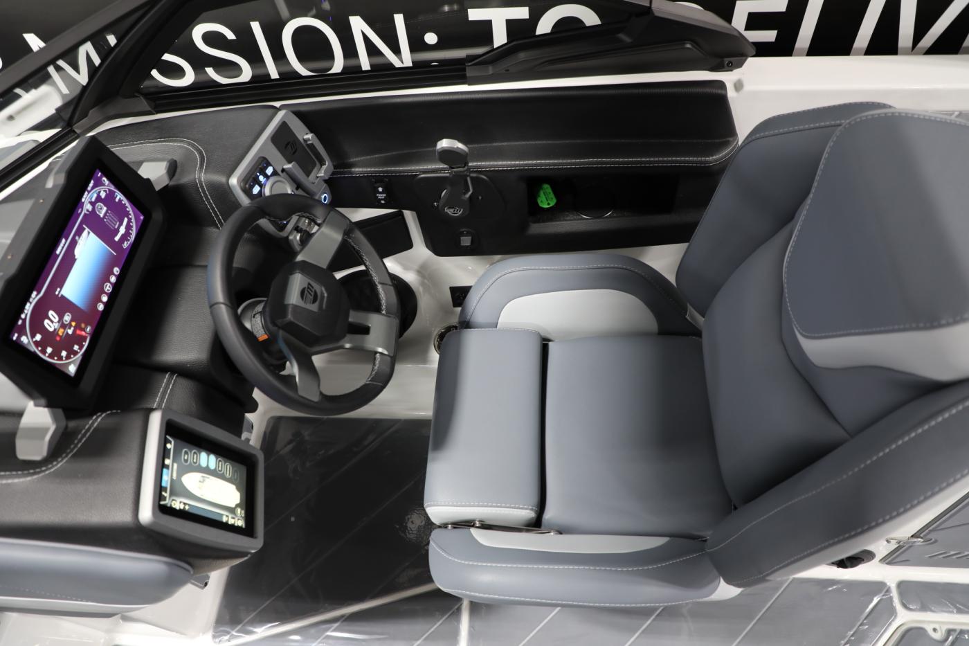 2024 Malibu 25 LSV