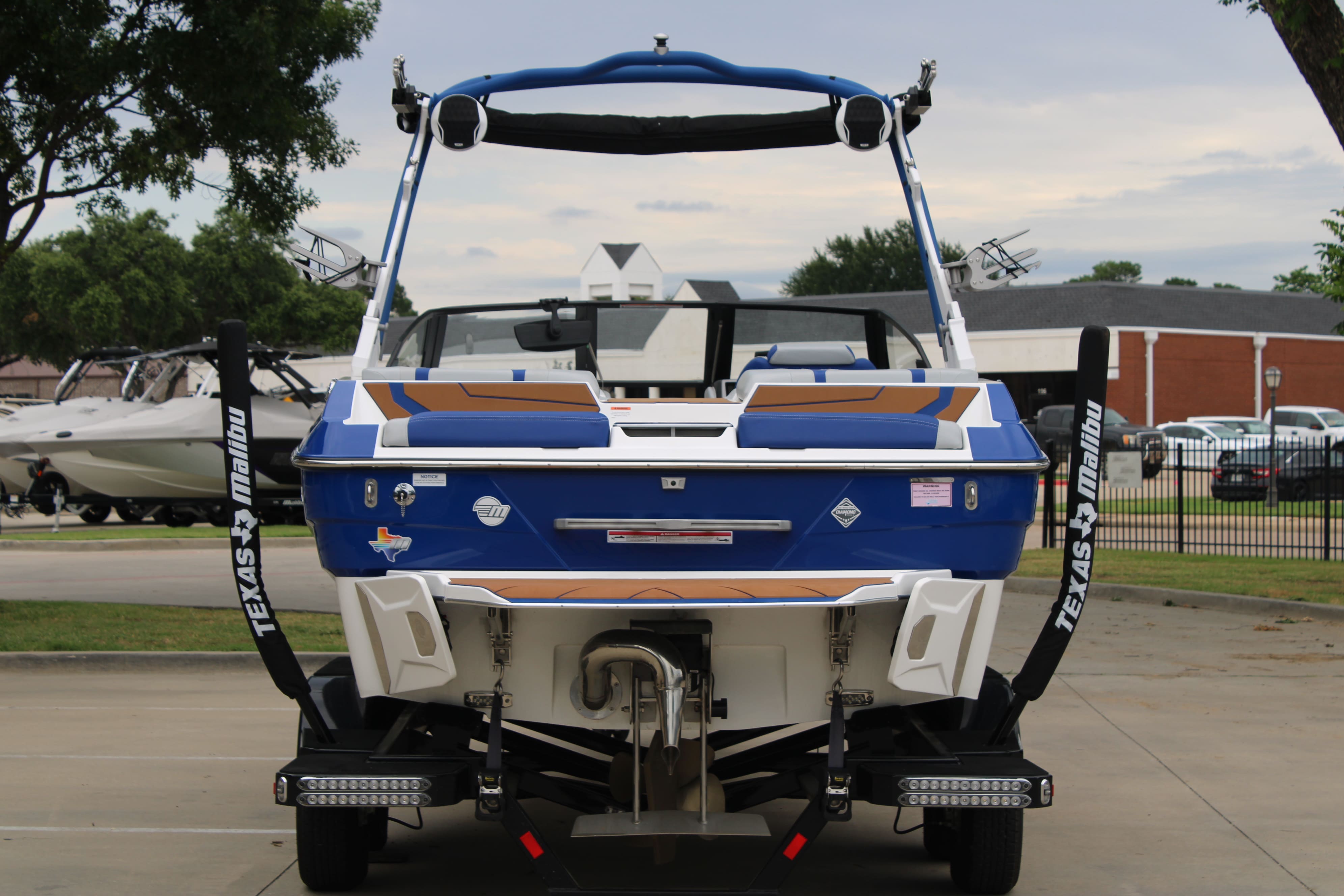 2023 Malibu 22 LSV