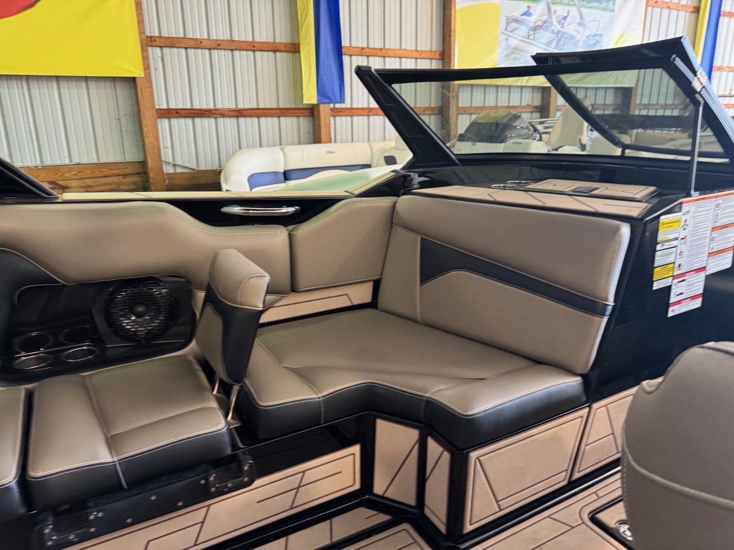 2021 Supreme ZS232