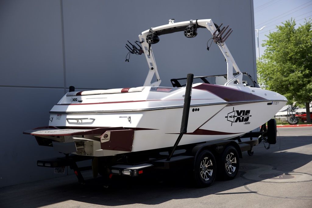 2018 Axis Wake Research A22