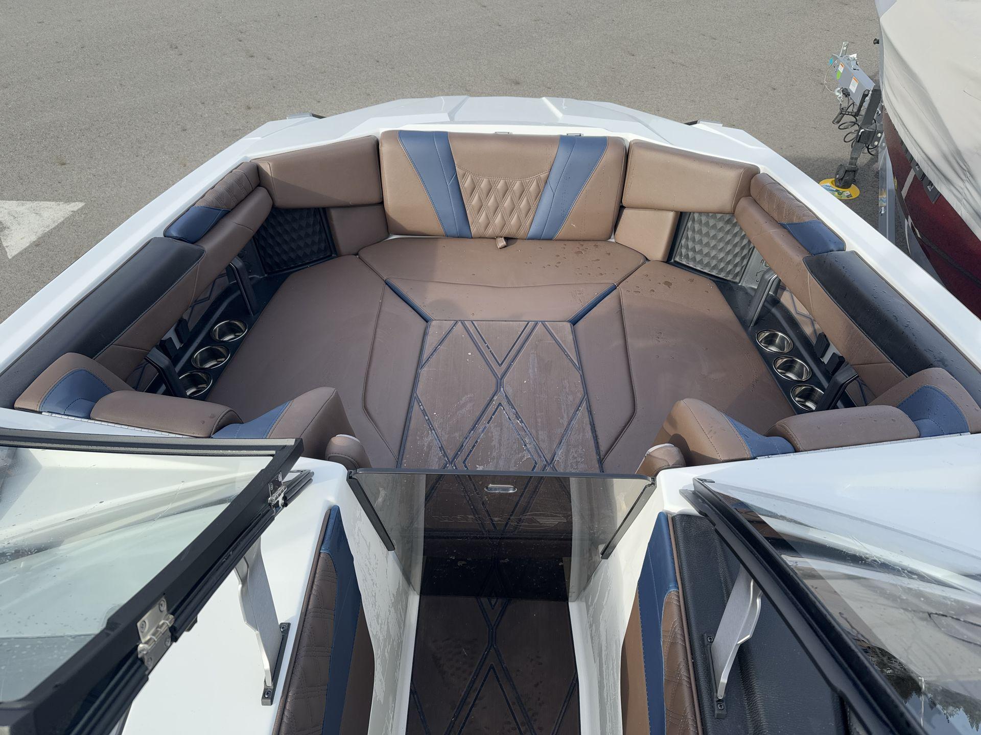 2025 Malibu M230