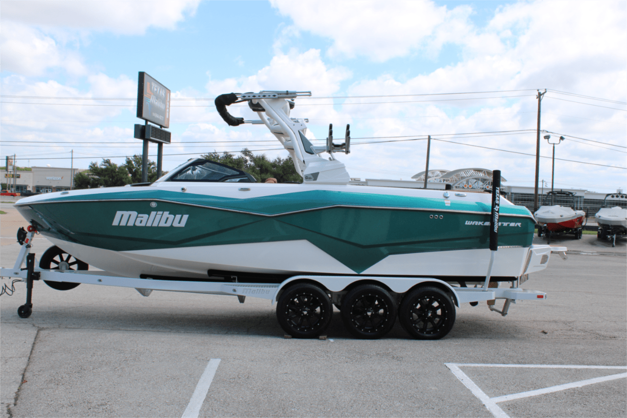 2024 Malibu 25 LSV