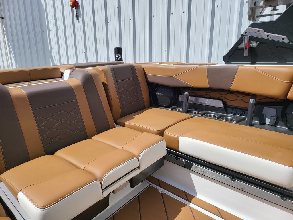 2025 Malibu Boats 23 LSV