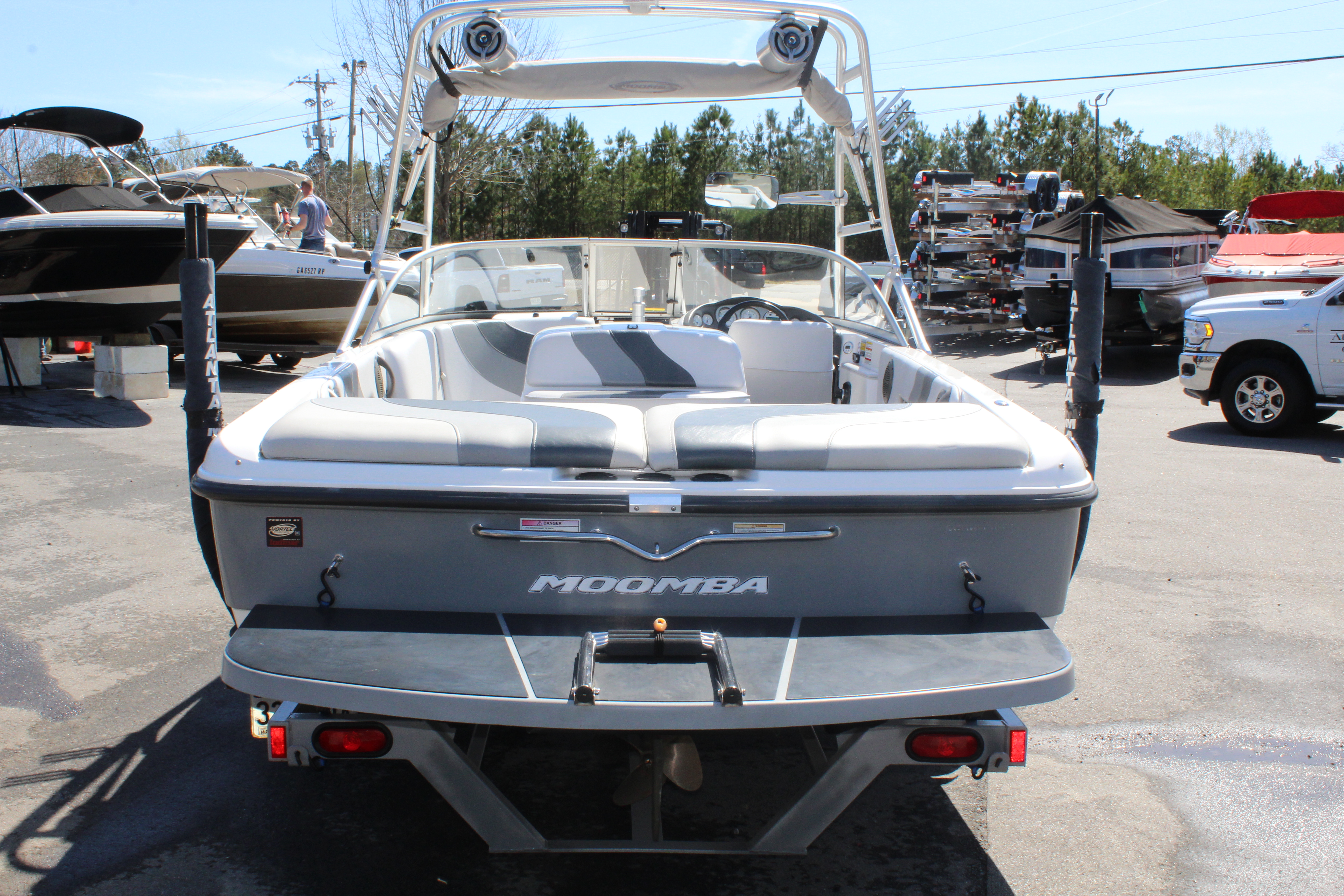 2004 Moomba Outback 21