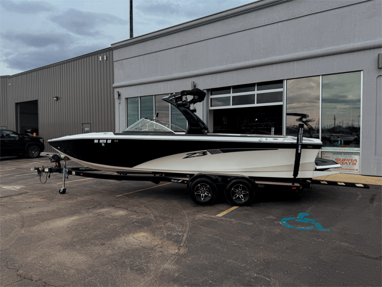 2013 TIGE Z3 BLACK AND WHITE CLASSIC SURF READY!!! SALE PENDING SALE PENDING !!
