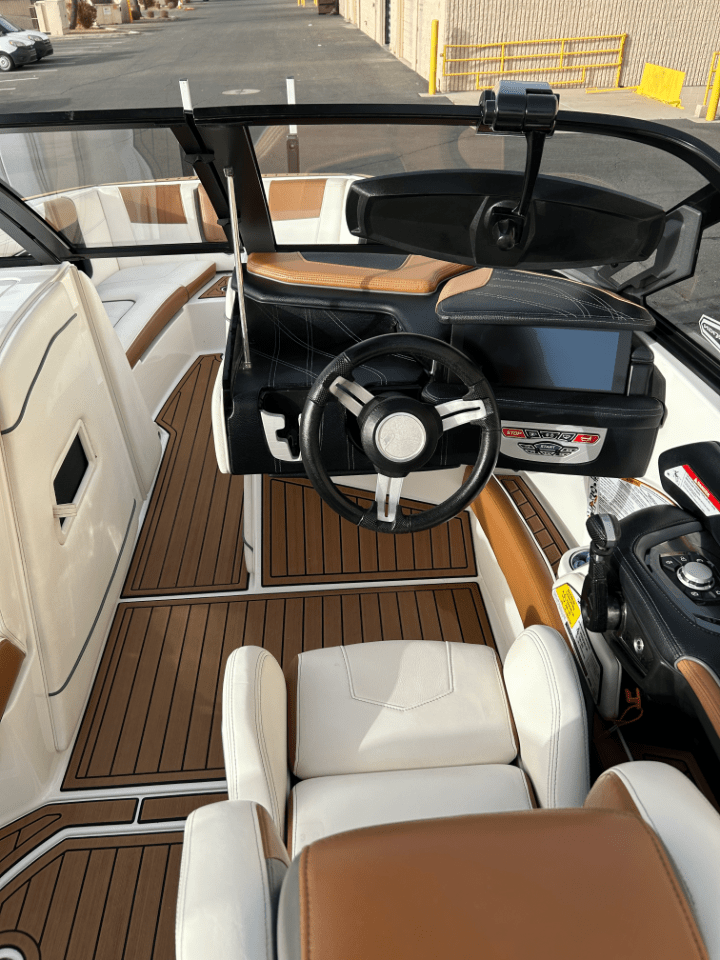 2019 Nautique G23