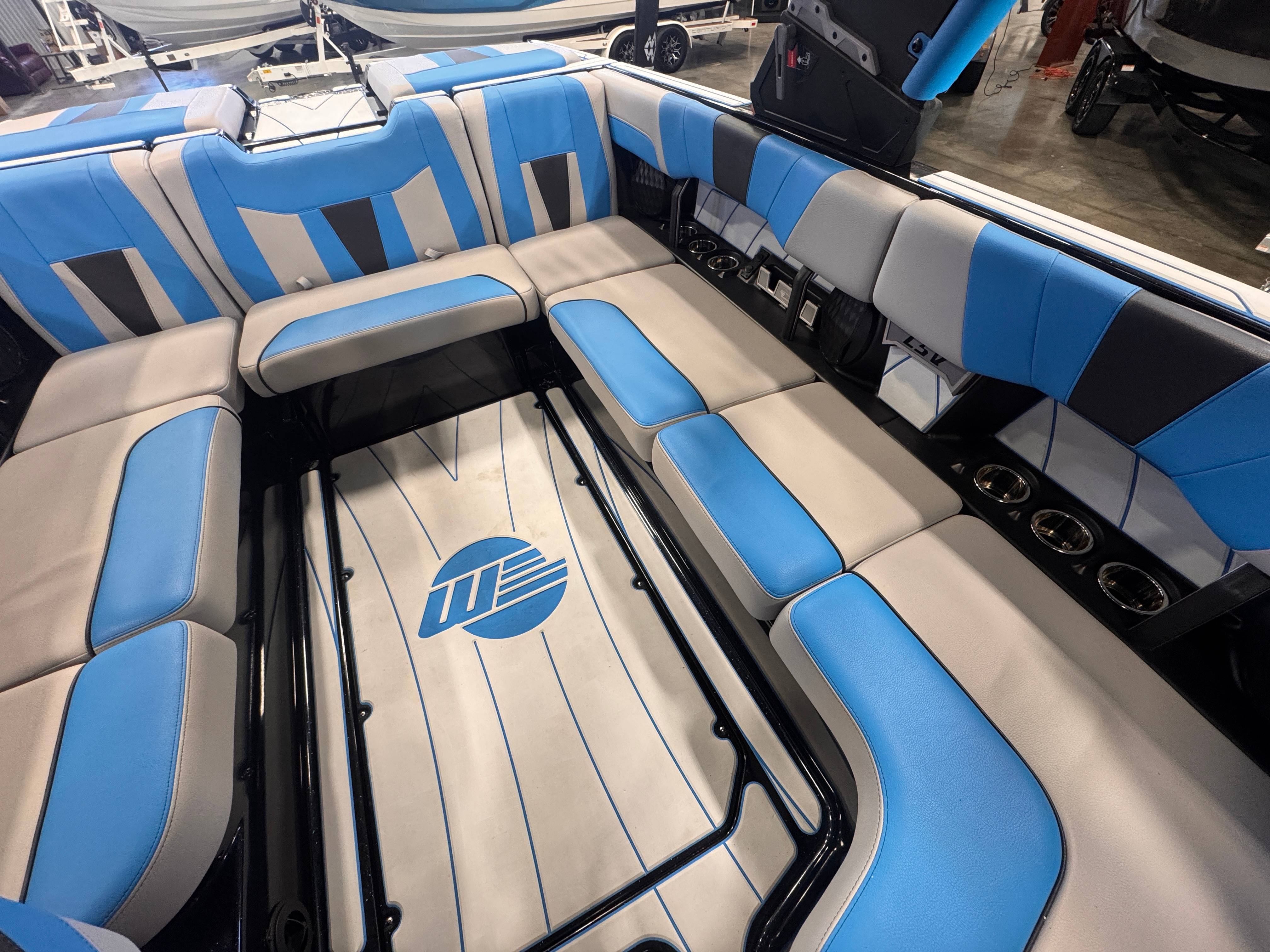 2022 Malibu 23 LSV