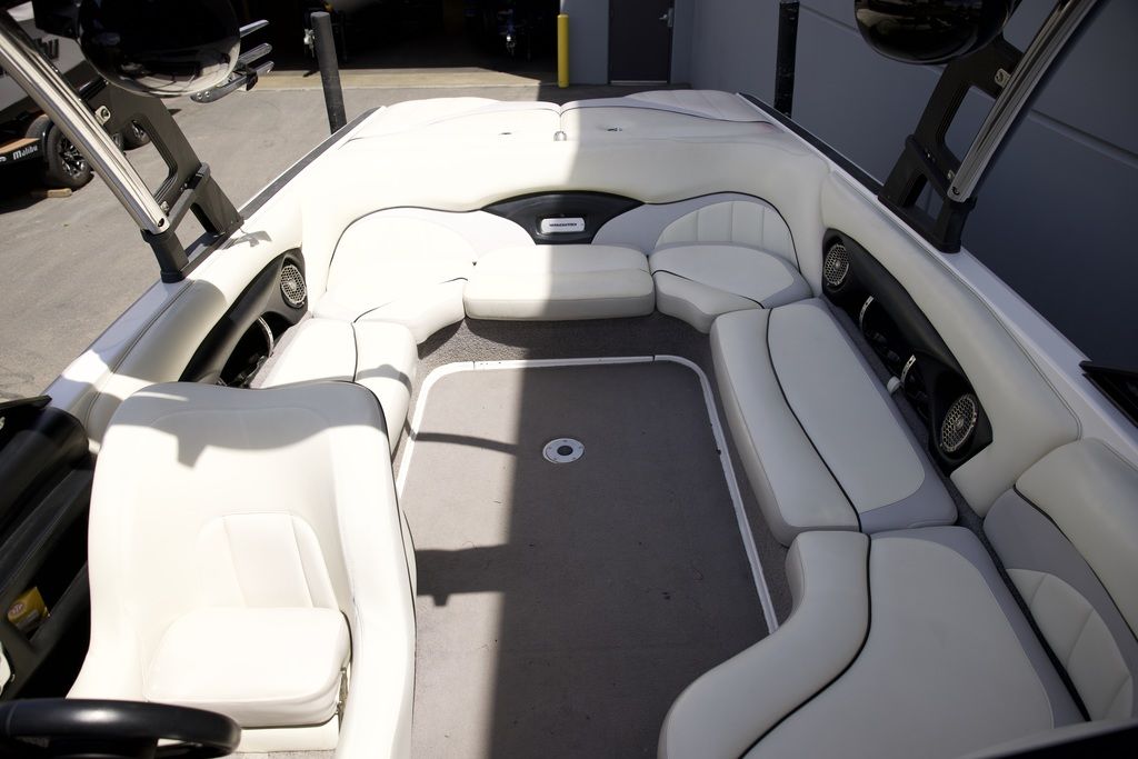 2011 Malibu Boats 23 LSV