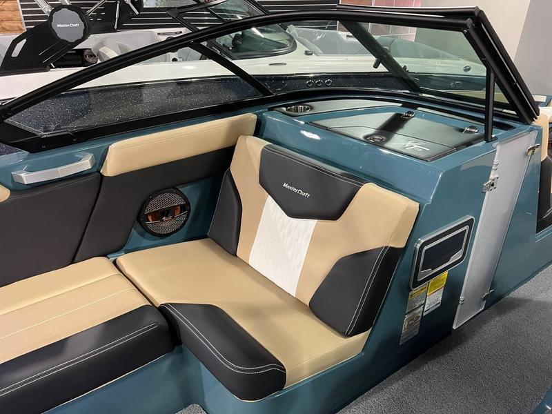 2025 MasterCraft XT23
