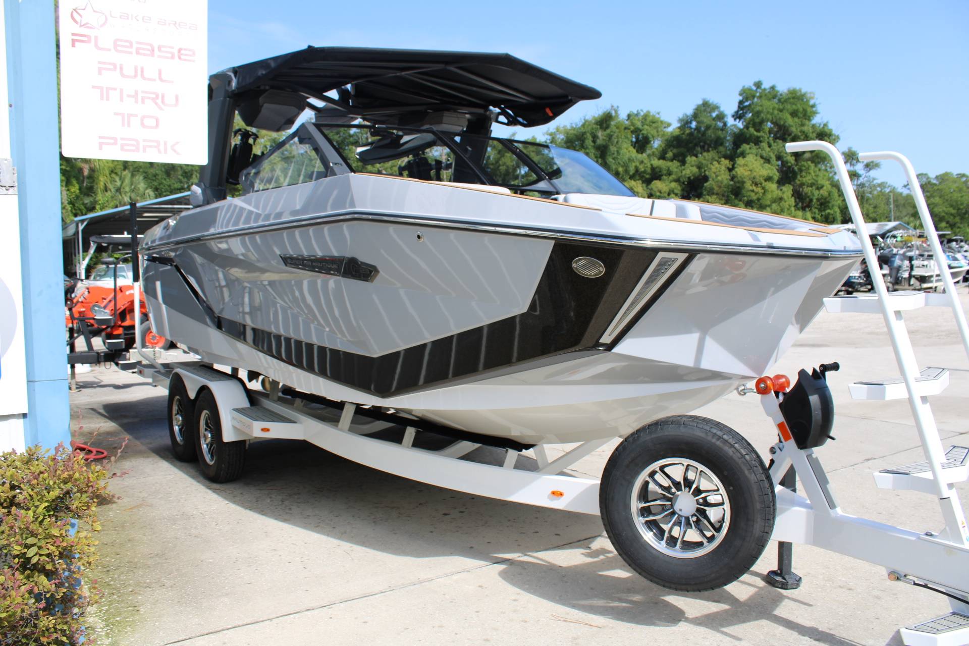 2025 Nautique G23