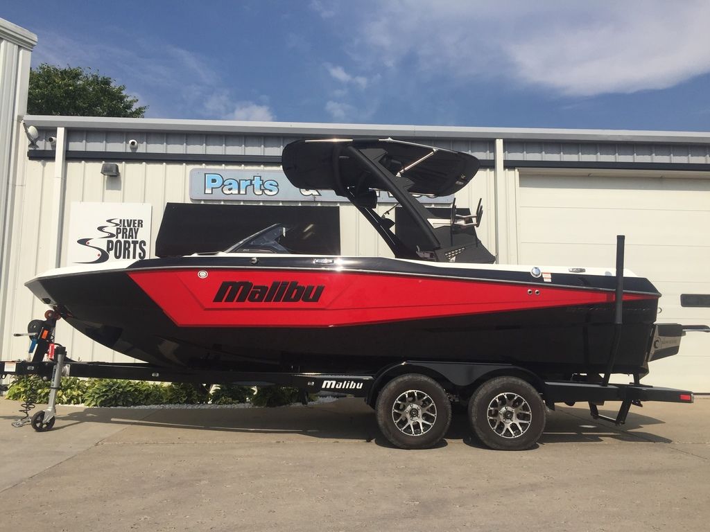 2022 Malibu Boats 21 LX