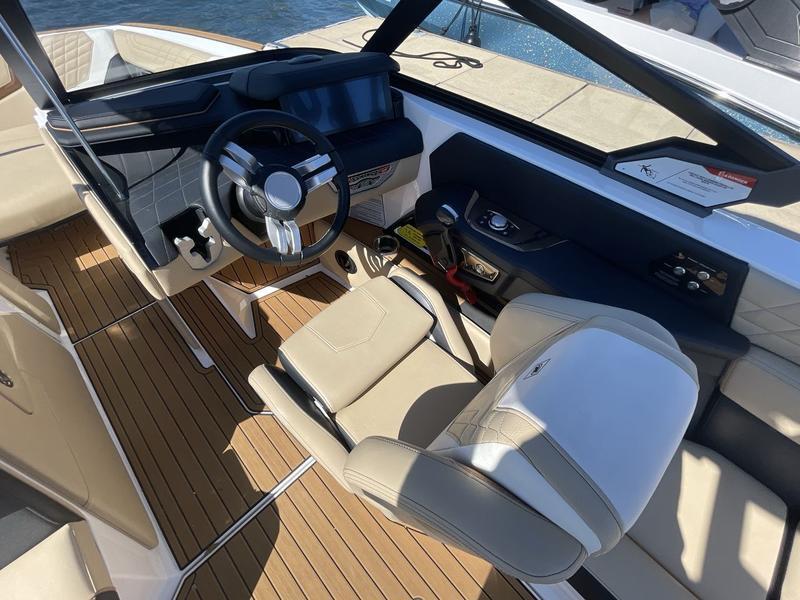 2022 Nautique G21