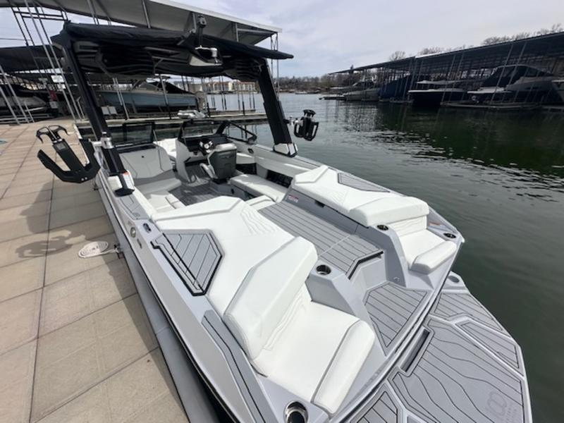 2025 Nautique G23