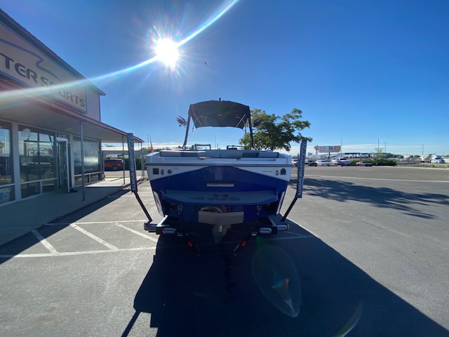 2022 Axis Wake Research T220
