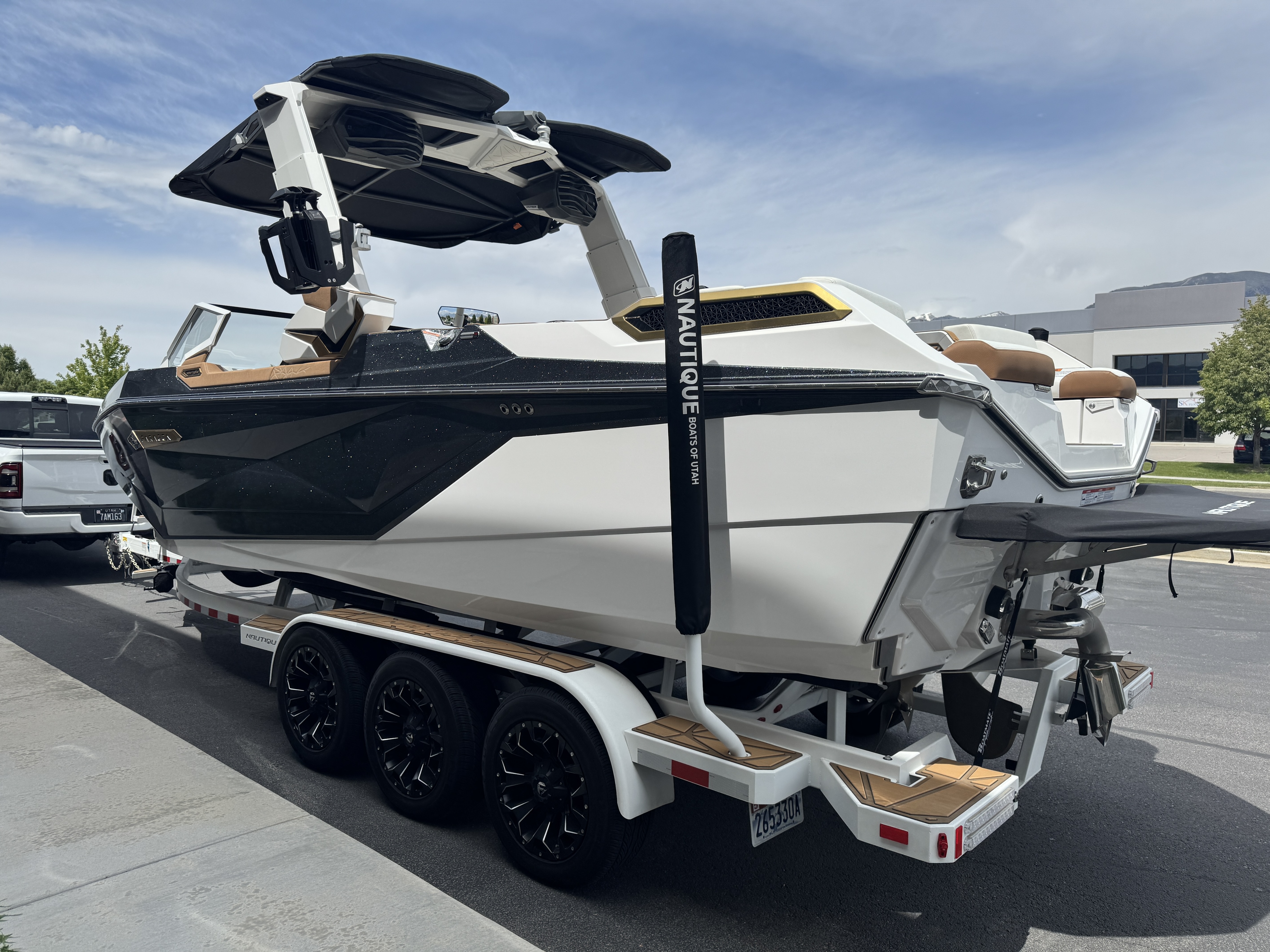 2025 Nautique G25 Paragon Low hours - Loaded - Liquid lumens 