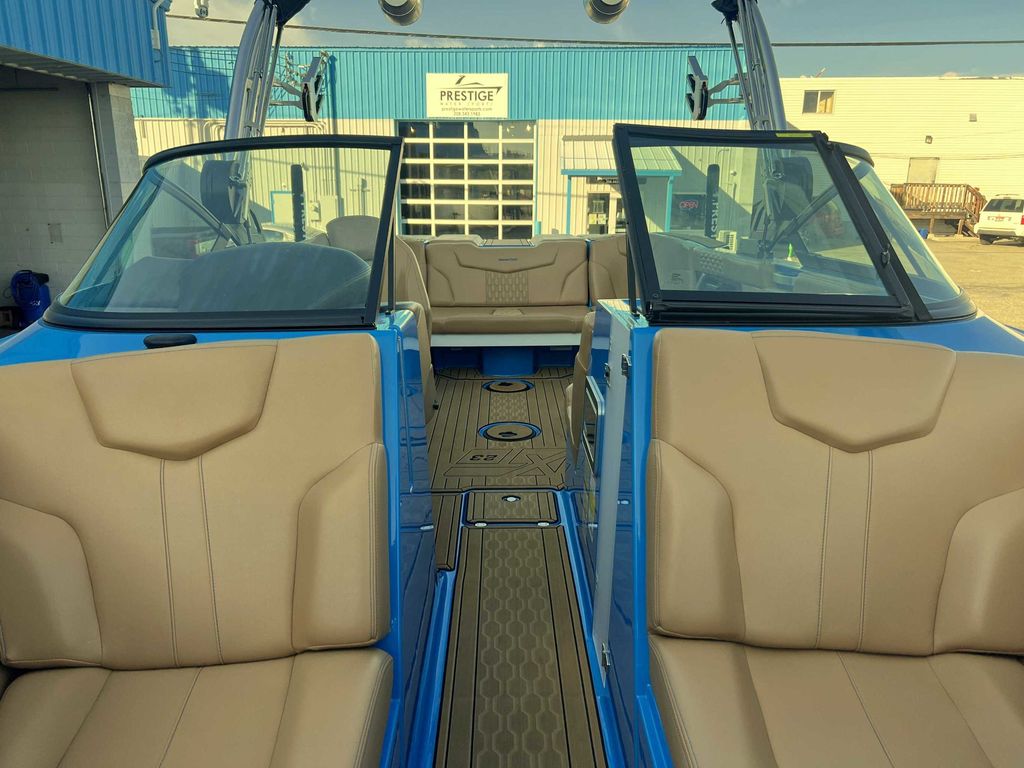 2023 MasterCraft XT23
