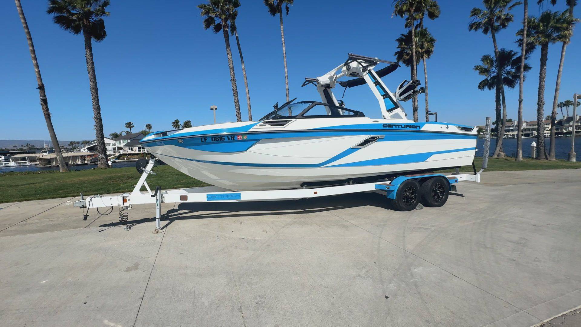 boat.Title