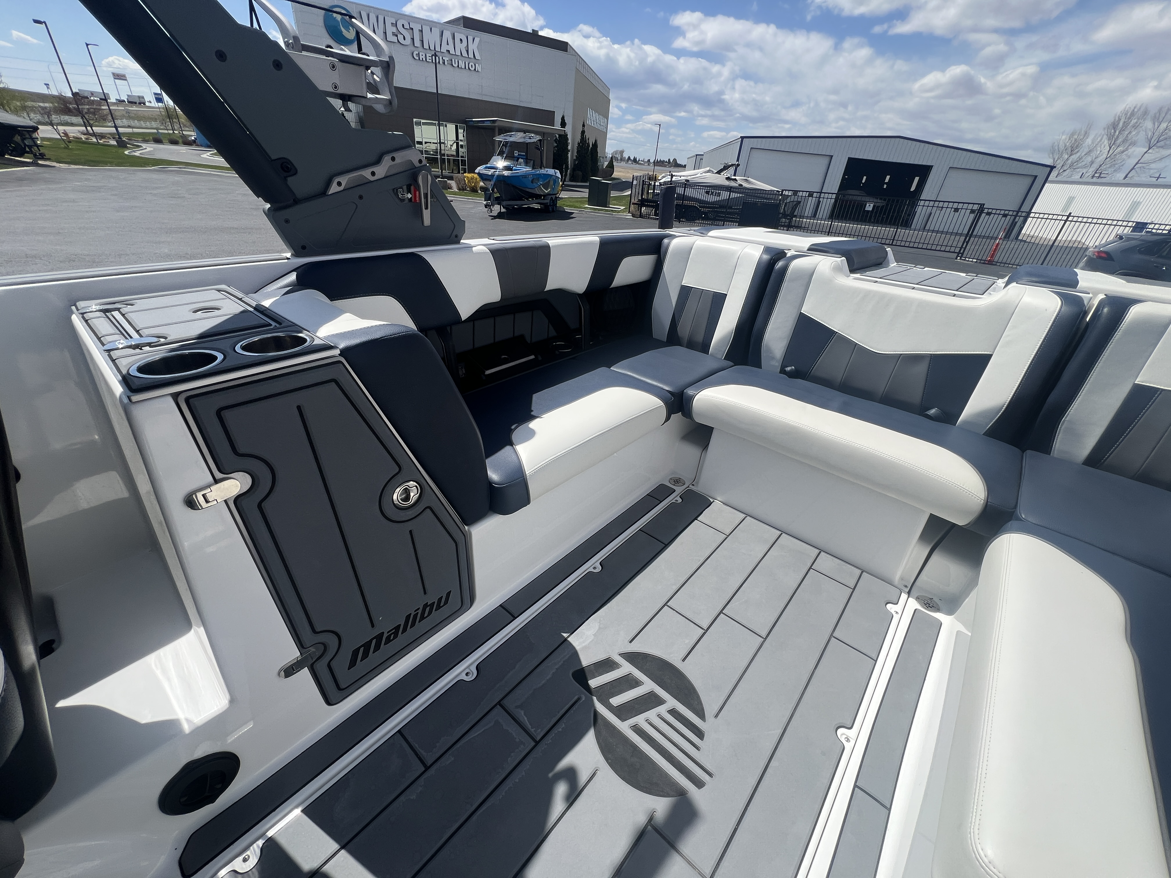 2022 Malibu Boats 24 MXZ