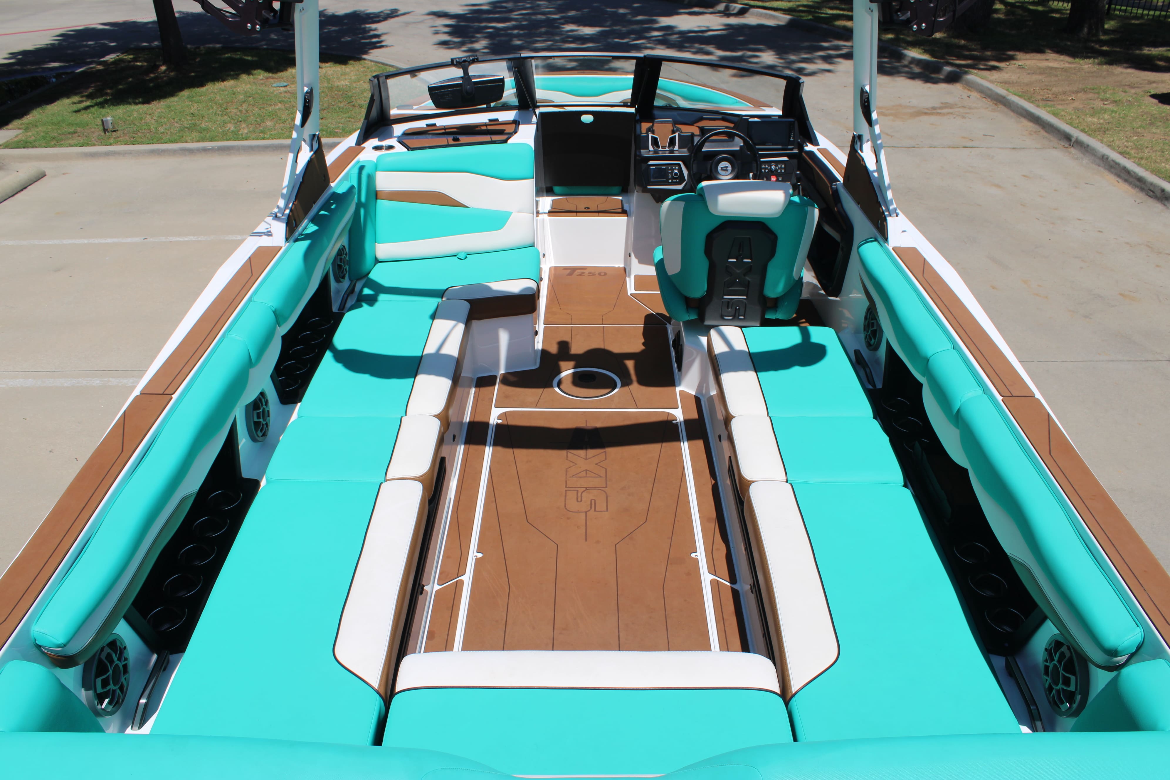 2023 Axis T250