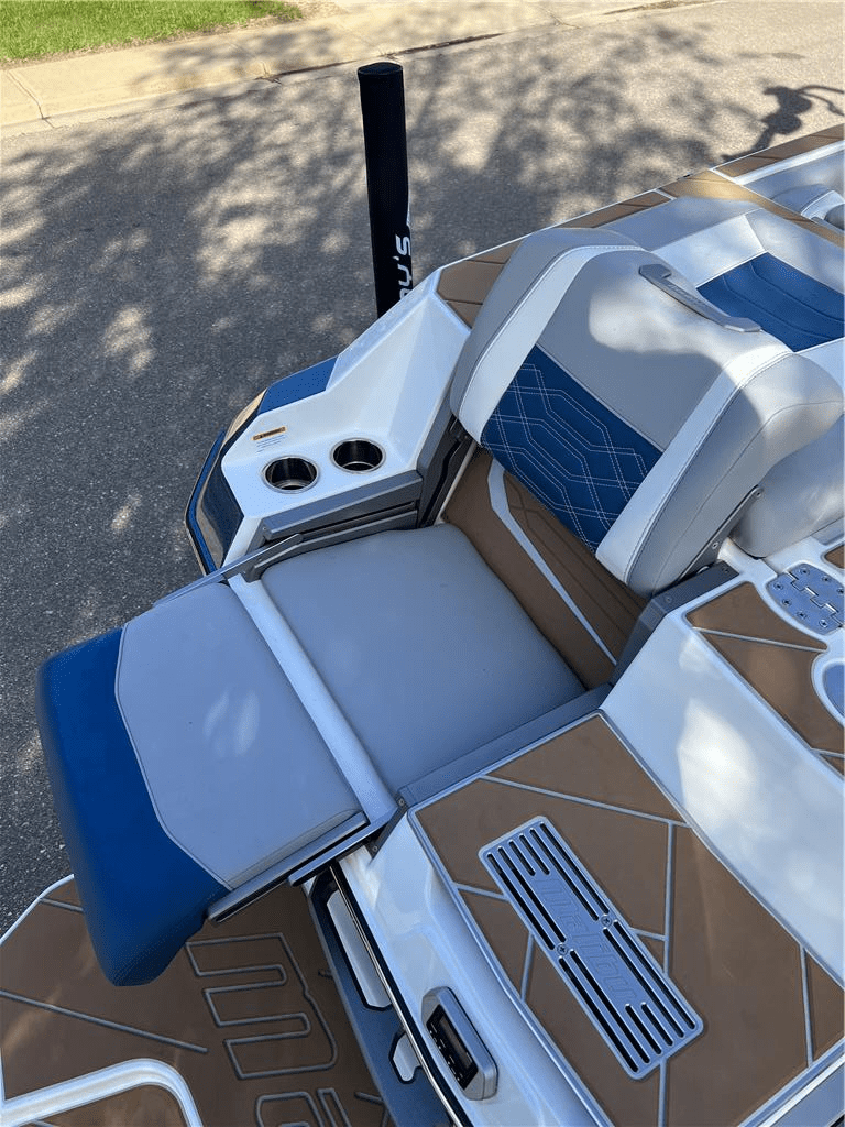 2022 Malibu 25 LSV – LT4 – Supercharged Engine! Icon