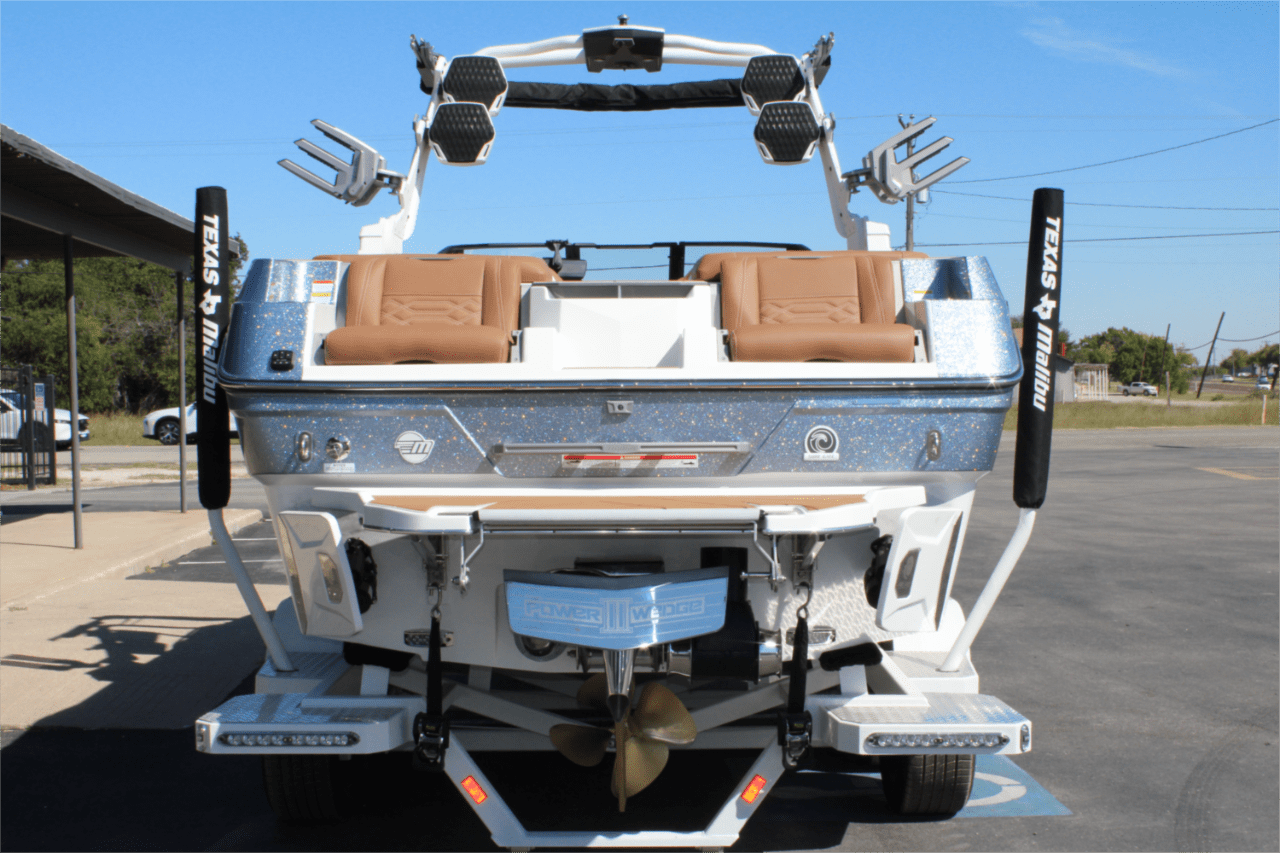 2025 Malibu 26 LSV