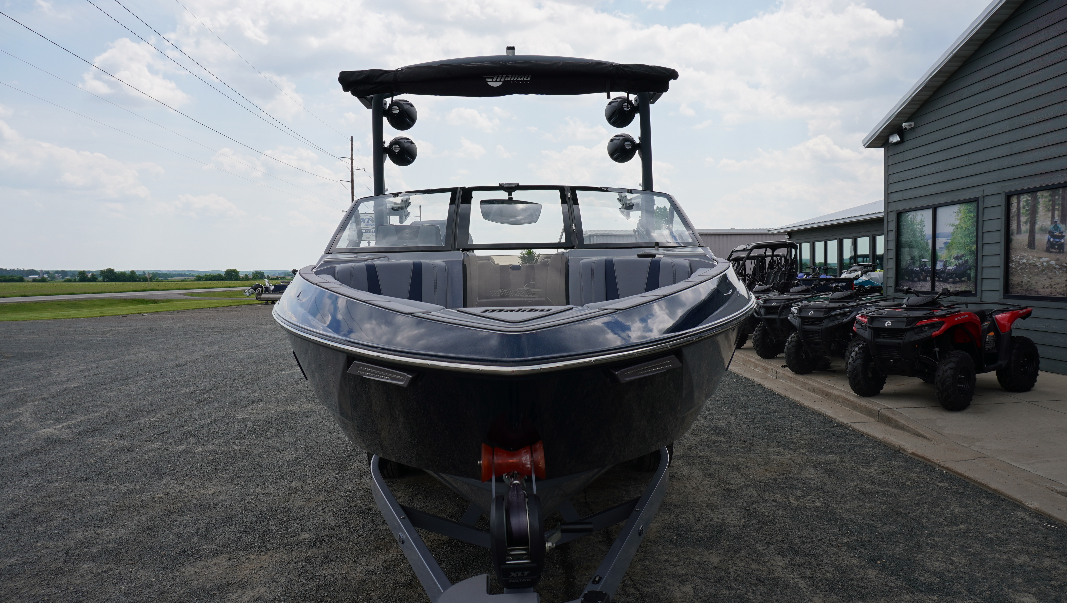 2023 Malibu Boats 22 LSV