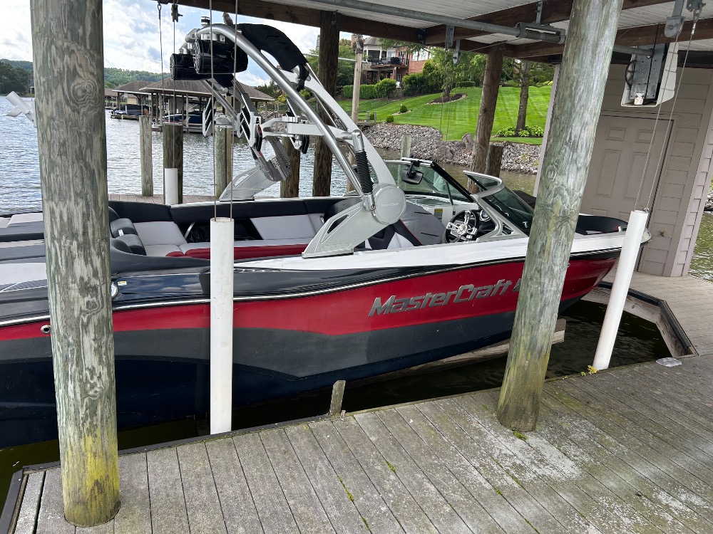 2017 Mastercraft XT23