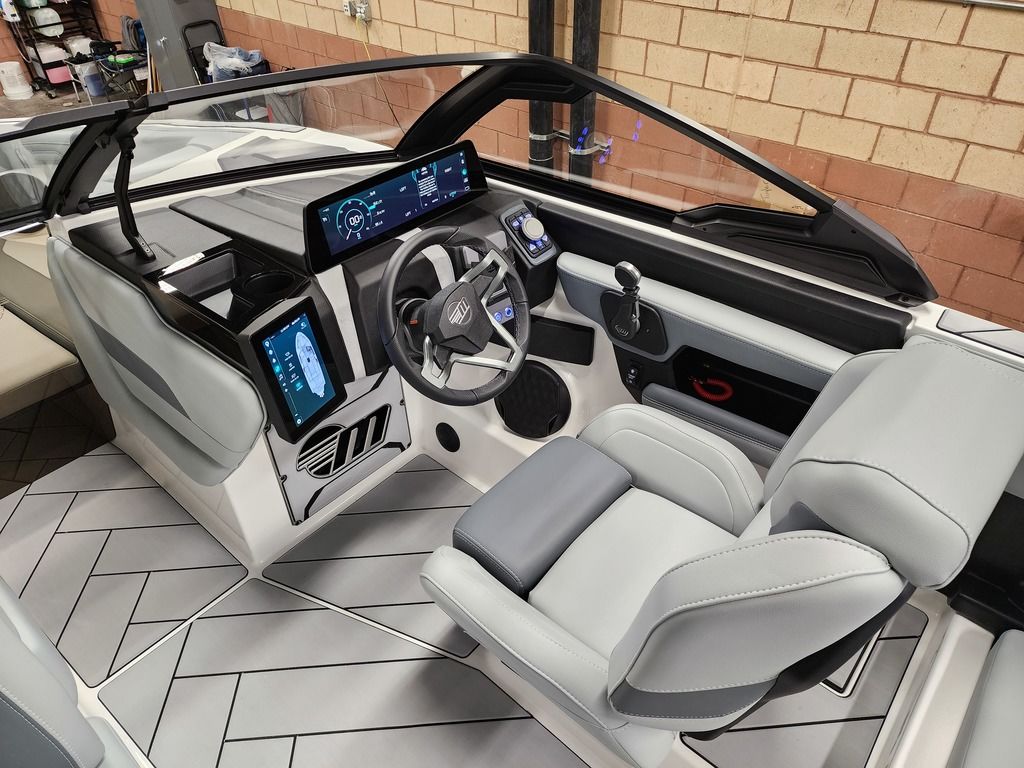 2025 Malibu Boats 26 LSV