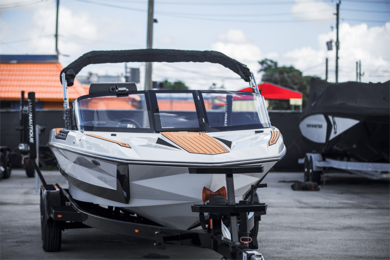 boat.Title