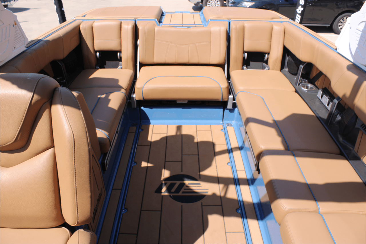 2022 Malibu 24 MXZ Icon