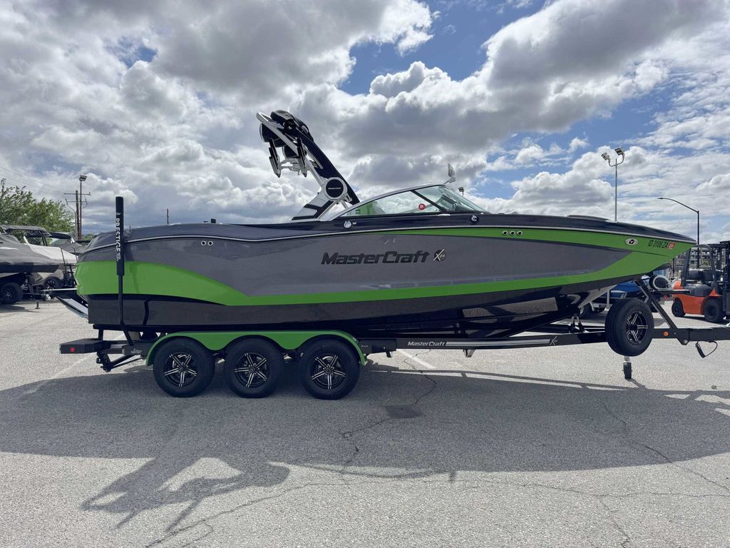 2021 MasterCraft X24