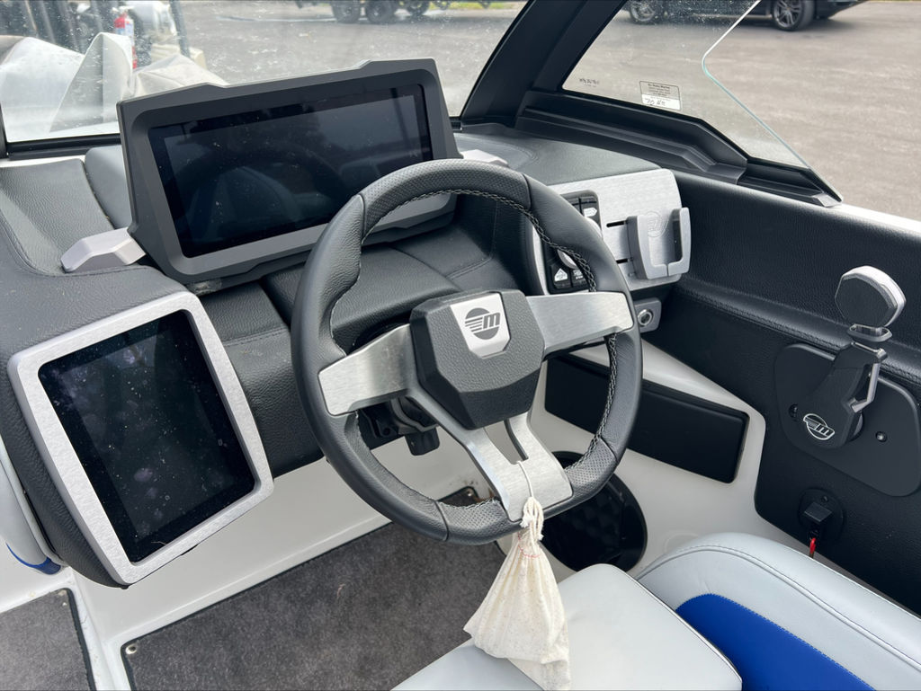 2023 Malibu Boats 20 VTX