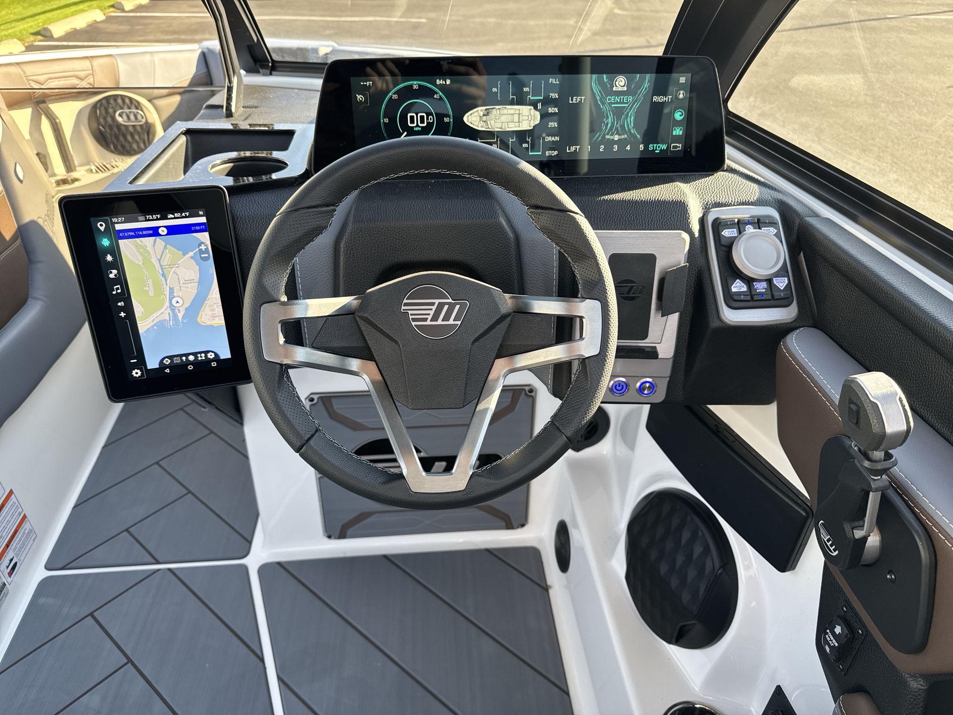 2025 Malibu 26 LSV